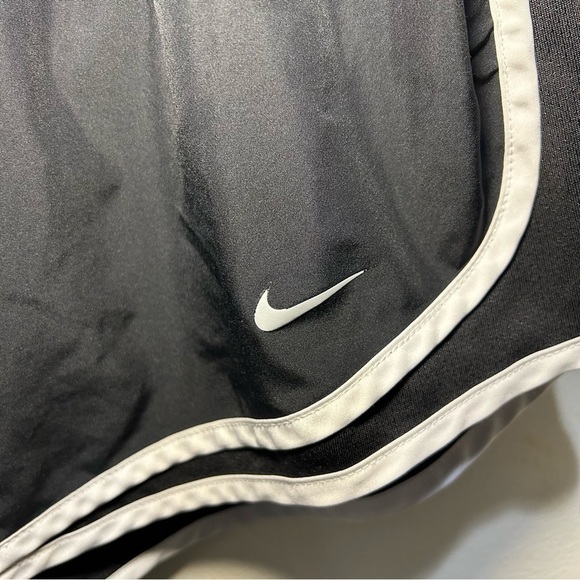 Nike Dri-Fit Black & White Athletic Shorts Size 3X - Picture 2 of 7